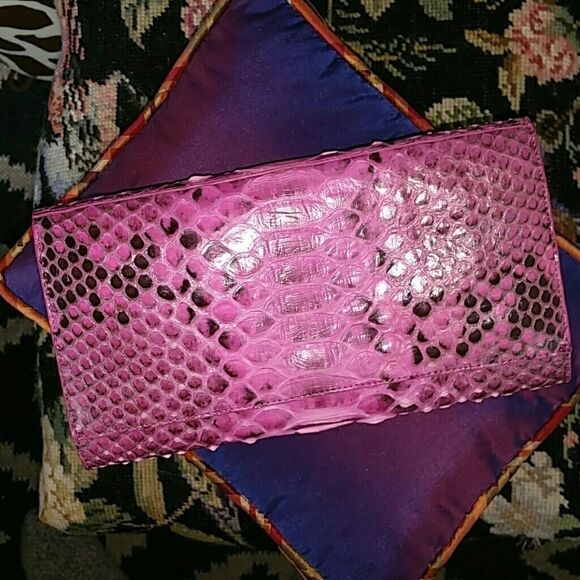 PRICE SLASHED!!!PINK PYTHON NANCY GONZALES CLUTCH - Picture 2 of 4